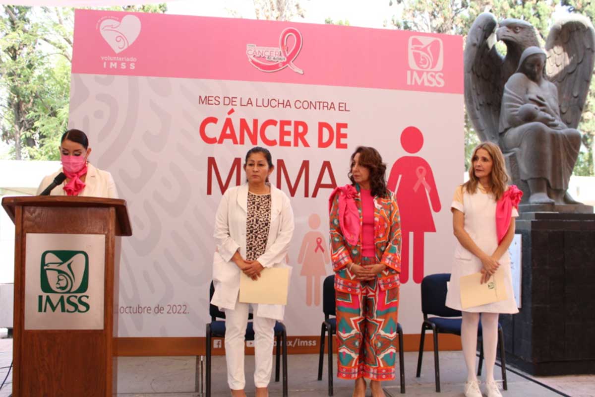 IMSS Querétaro realiza Feria de Salud para sensibilizar sobre cáncer de mama