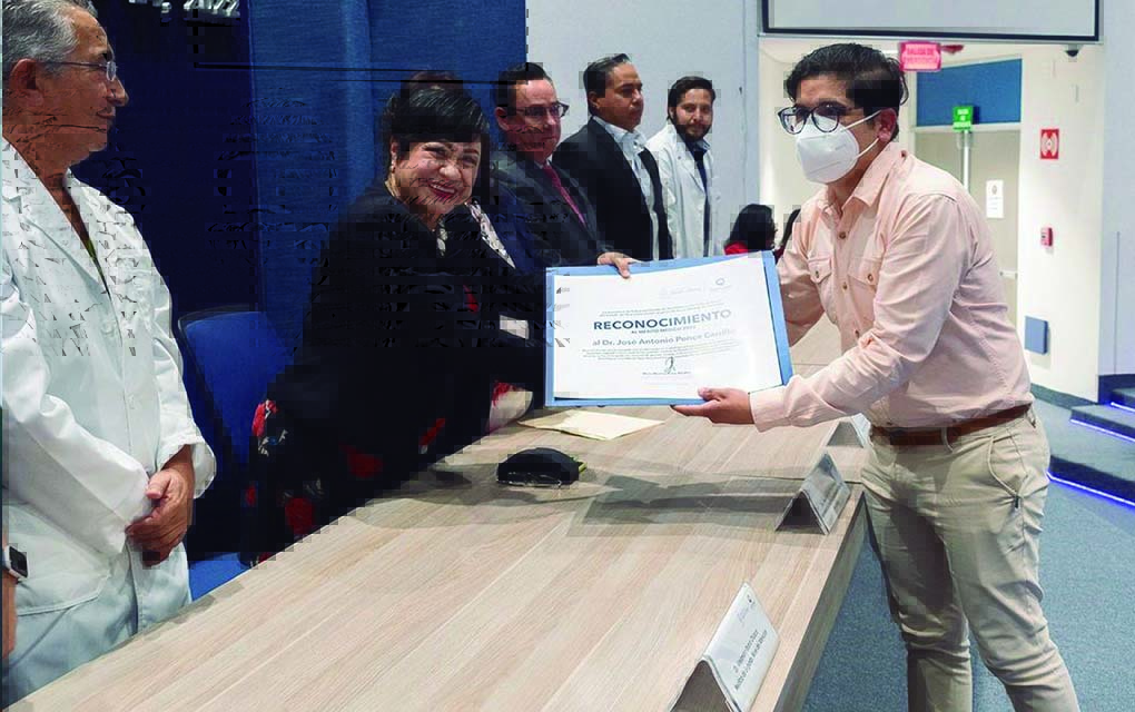 Entrega SESA Reconocimientos al Mérito Médico en Querétaro